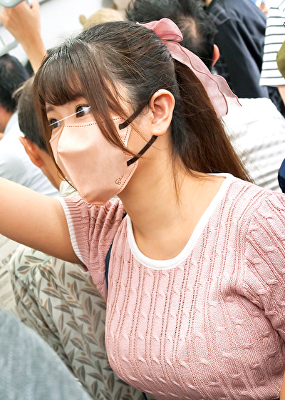 巨乳少女羞恥電車 2 発育した胸を変態性癖で汚しまくれ！ 推定Hカップ 喉奥イラマ屈服娘